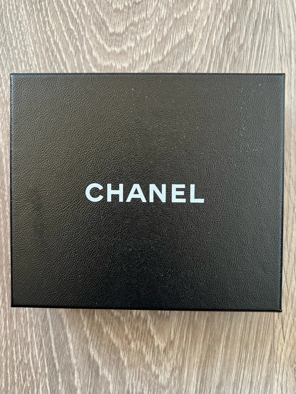 Chanel Box (BB326)